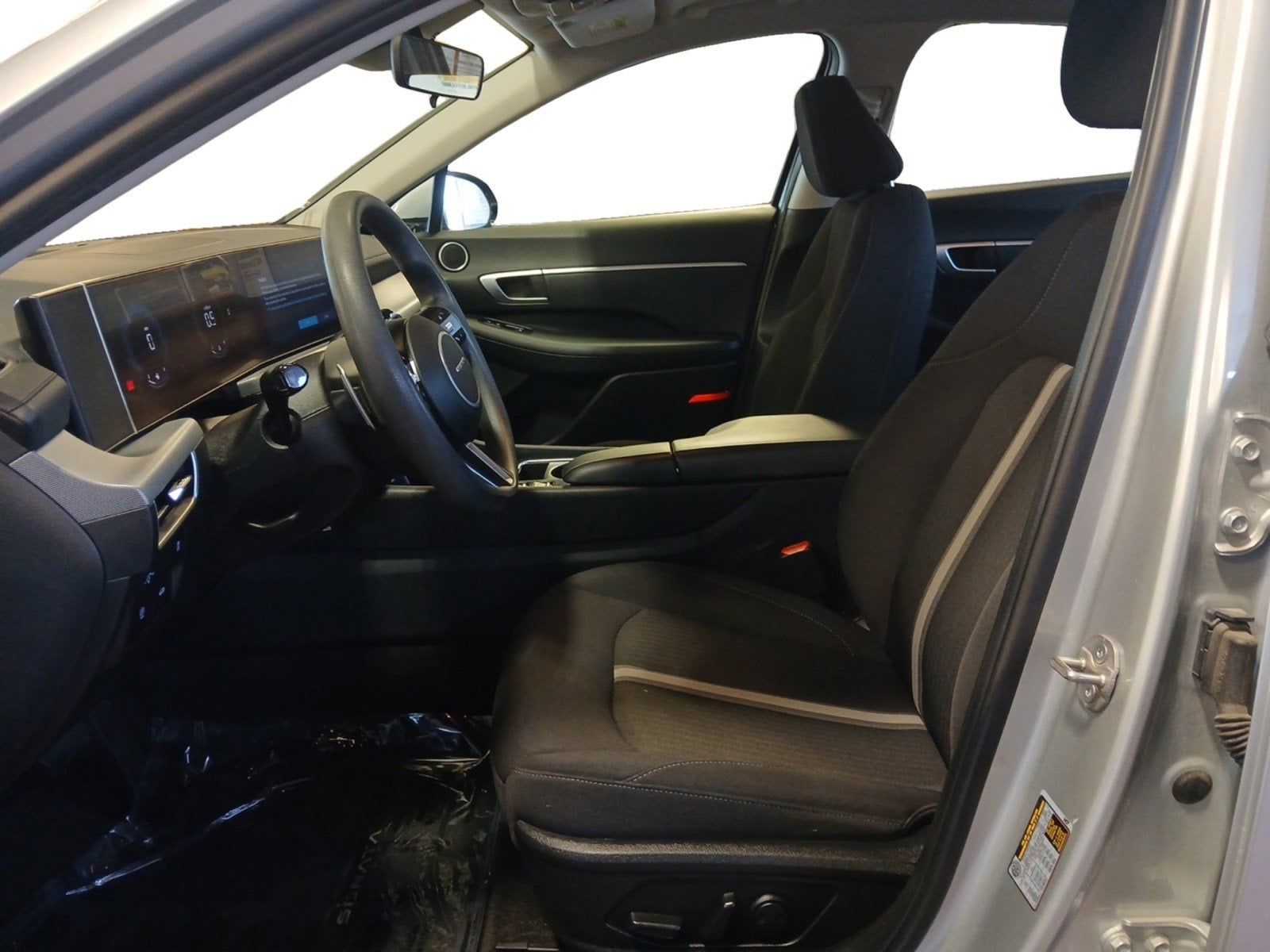 2024 Hyundai Sonata SEL W/ HEATED FRONT SEATS & BACKUP CAMERA