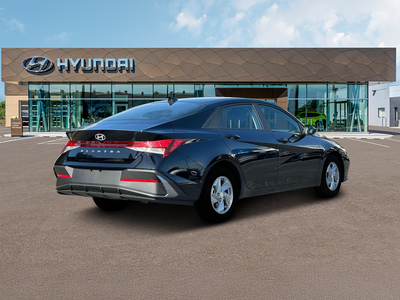 2025 Hyundai Elantra SE