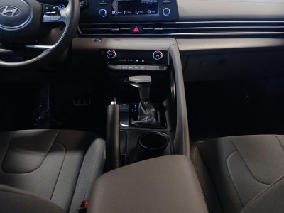 2025 Hyundai Elantra SEL Sport W/ FORWARD COLLISION AVOIDANCE ASSIST