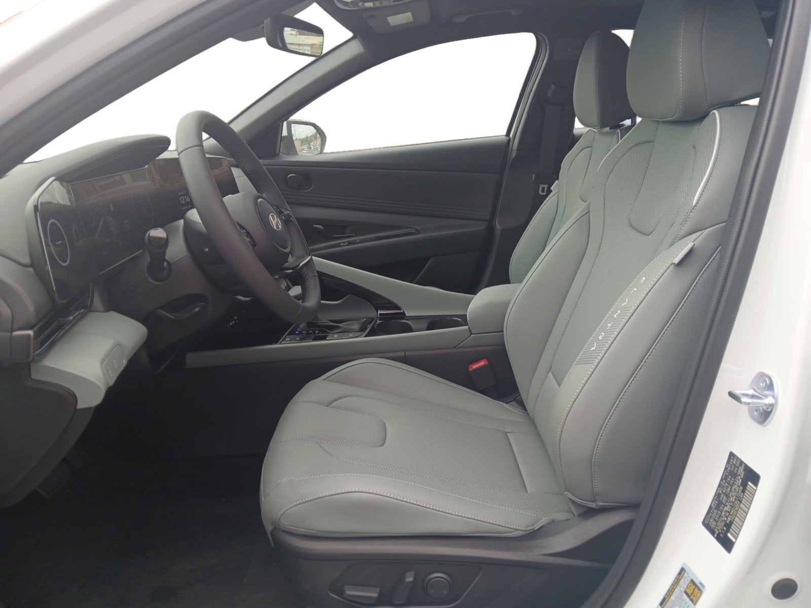 2025 Hyundai Elantra Hybrid Limited