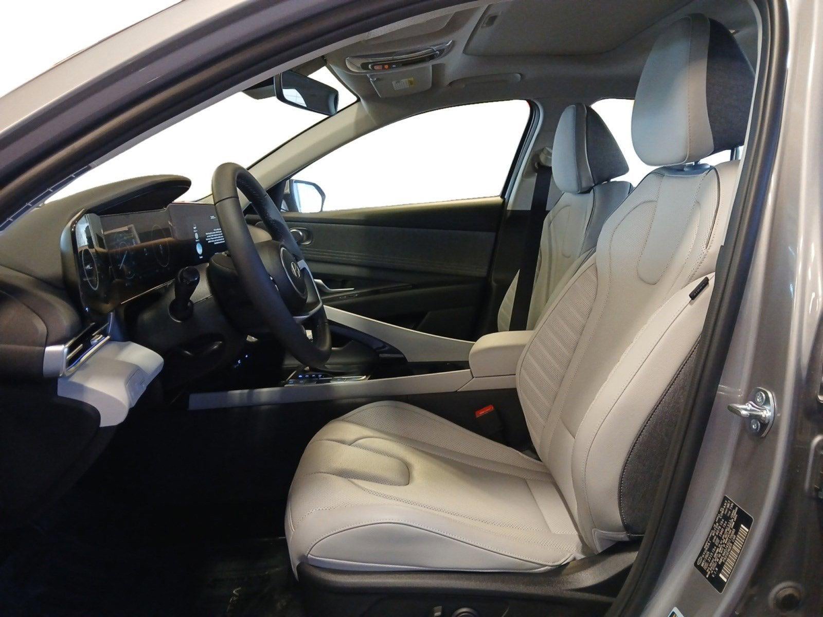 2025 Hyundai Elantra Hybrid Limited