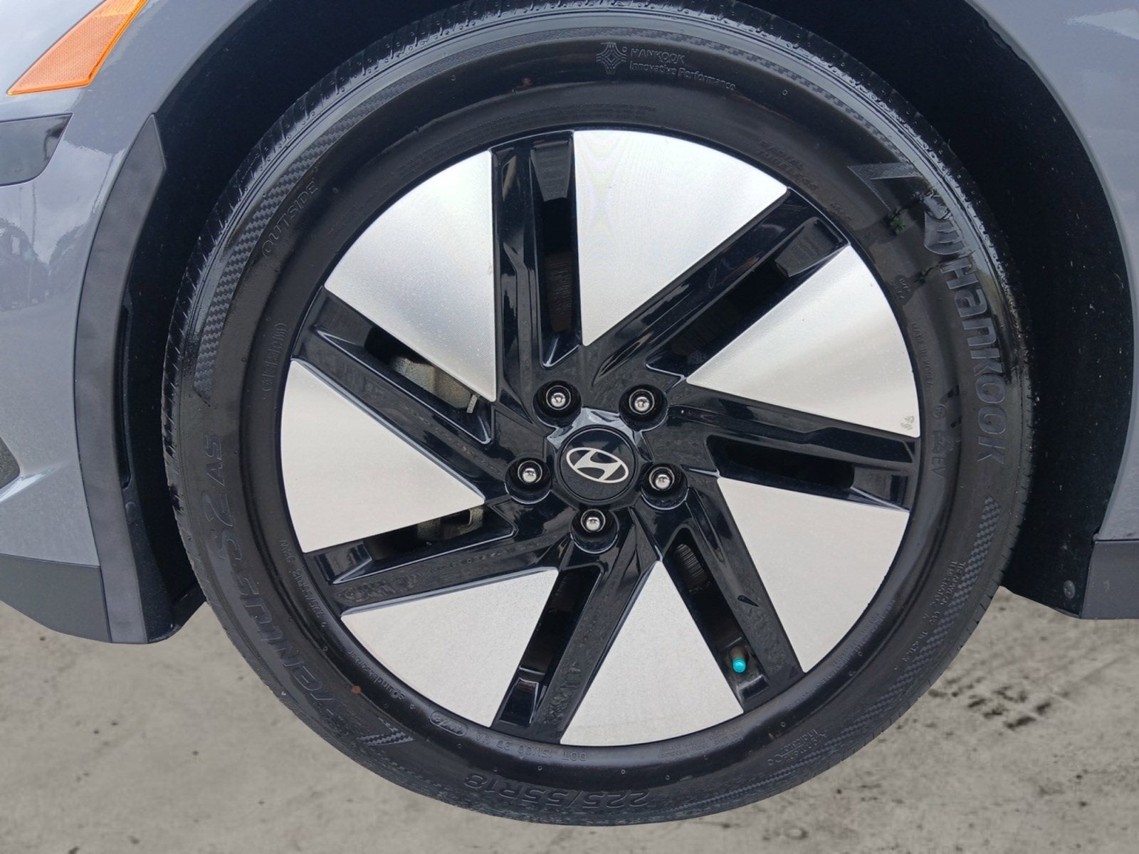 2024 Hyundai IONIQ 6 SE W/ NAVIGATION & BACK-UP CAMERA