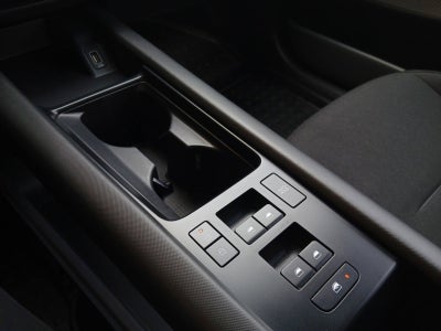 2024 Hyundai IONIQ 6 SE W/ REARVIEW CAMERA AND GUIDELINES