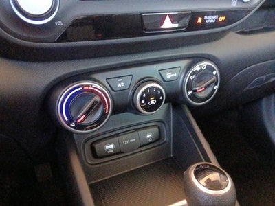 2025 Hyundai Venue SE