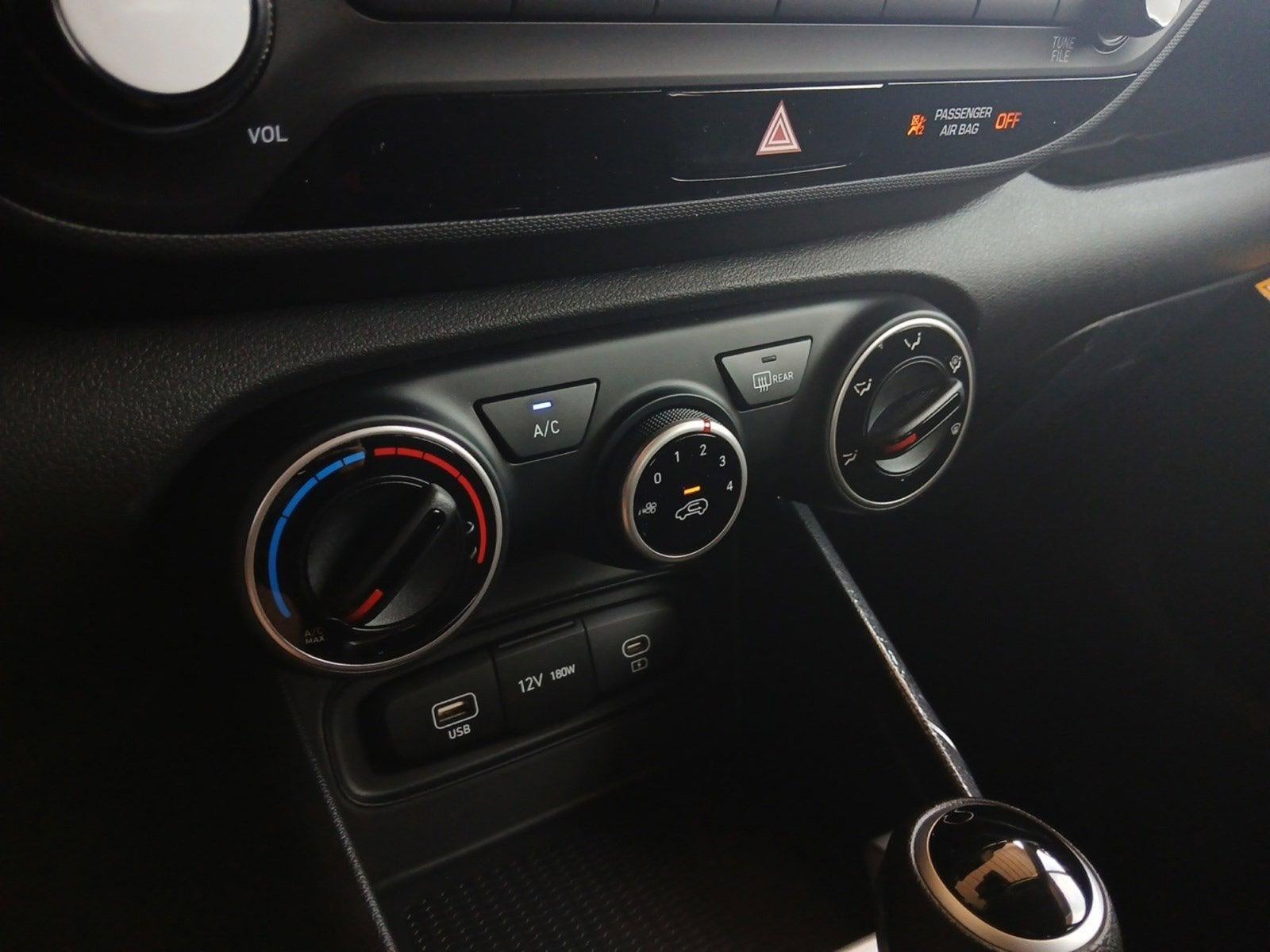 2026 Hyundai Venue SE