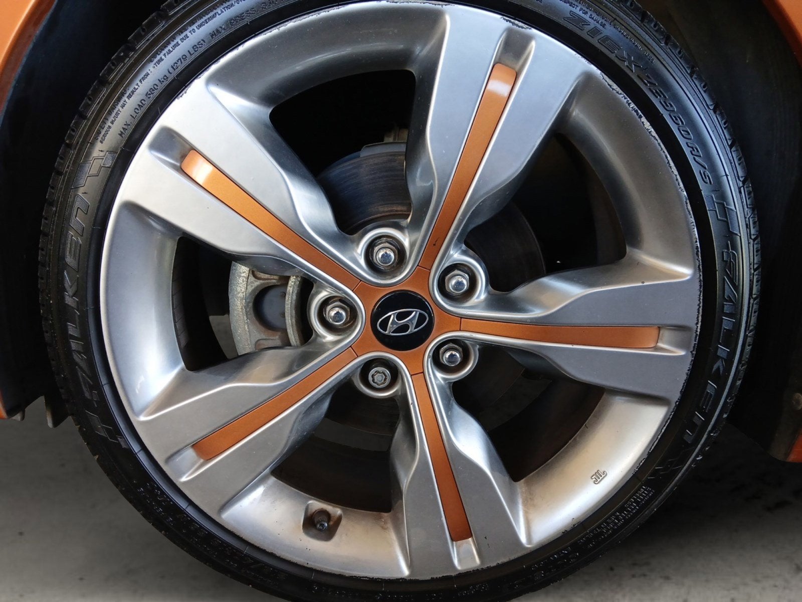 2013 Hyundai Veloster w/Black Int