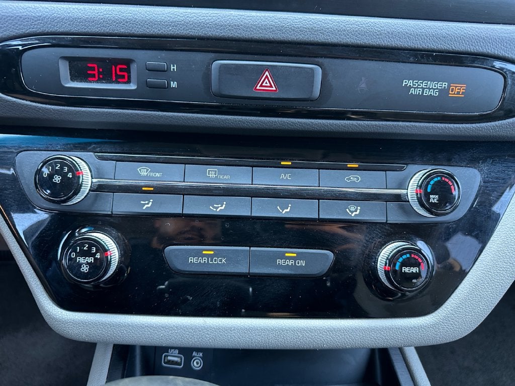 2017 Kia Sedona LX
