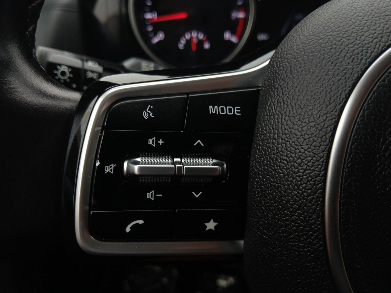 2022 Kia Carnival SX