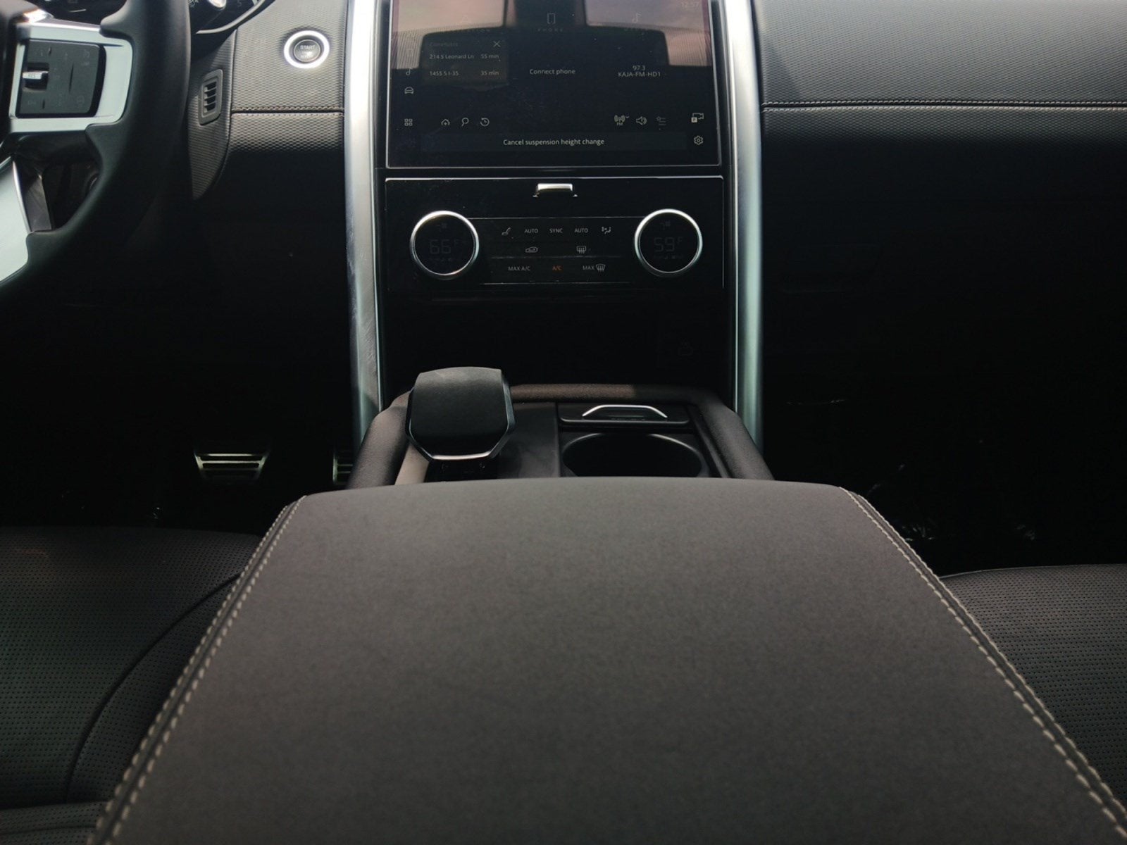 2023 Land Rover Discovery Metropolitan Edition