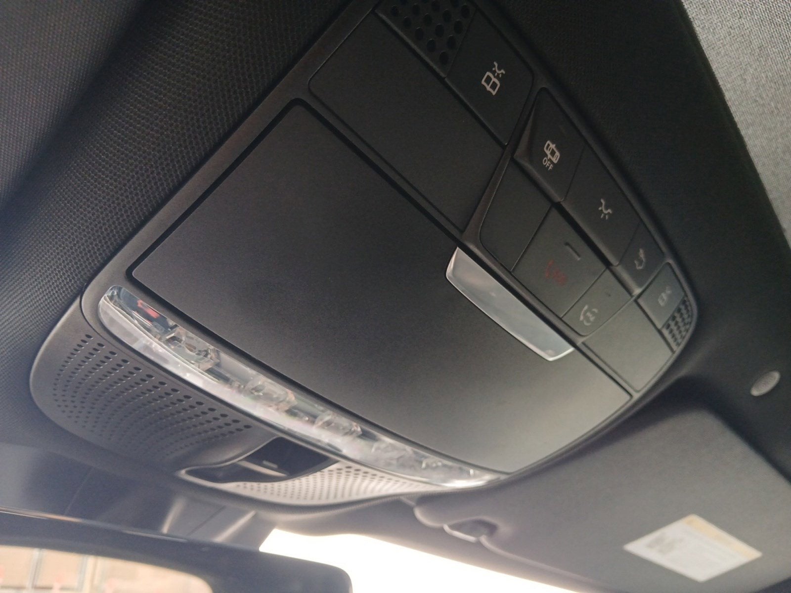 2022 Mercedes-Benz GLC GLC 300 W/ PANORAMA SUNROOF & BACK-UP CAMERA