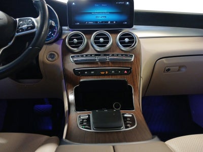 2021 Mercedes-Benz GLC 300 W/ PANORAMA SUNROOF & AMBIENT LIGHTING