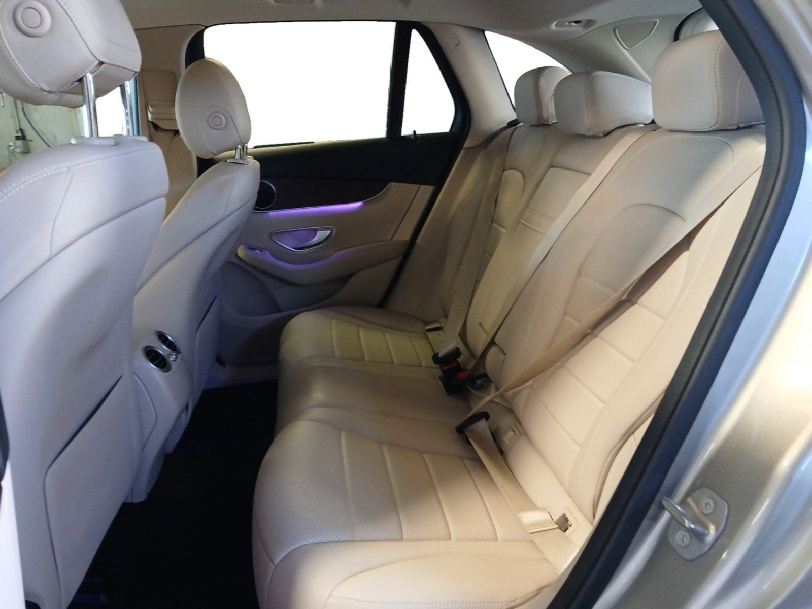 2021 Mercedes-Benz GLC 300 W/ PANORAMA SUNROOF & AMBIENT LIGHTING