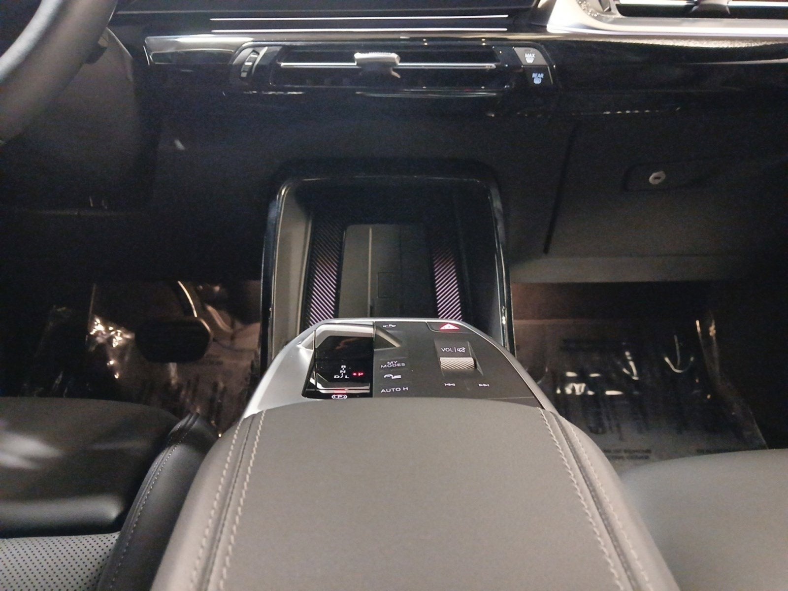 2025 BMW X2 xDrive28i W/ PANORAMIC ROOF & HEADS-UP DISPLAY
