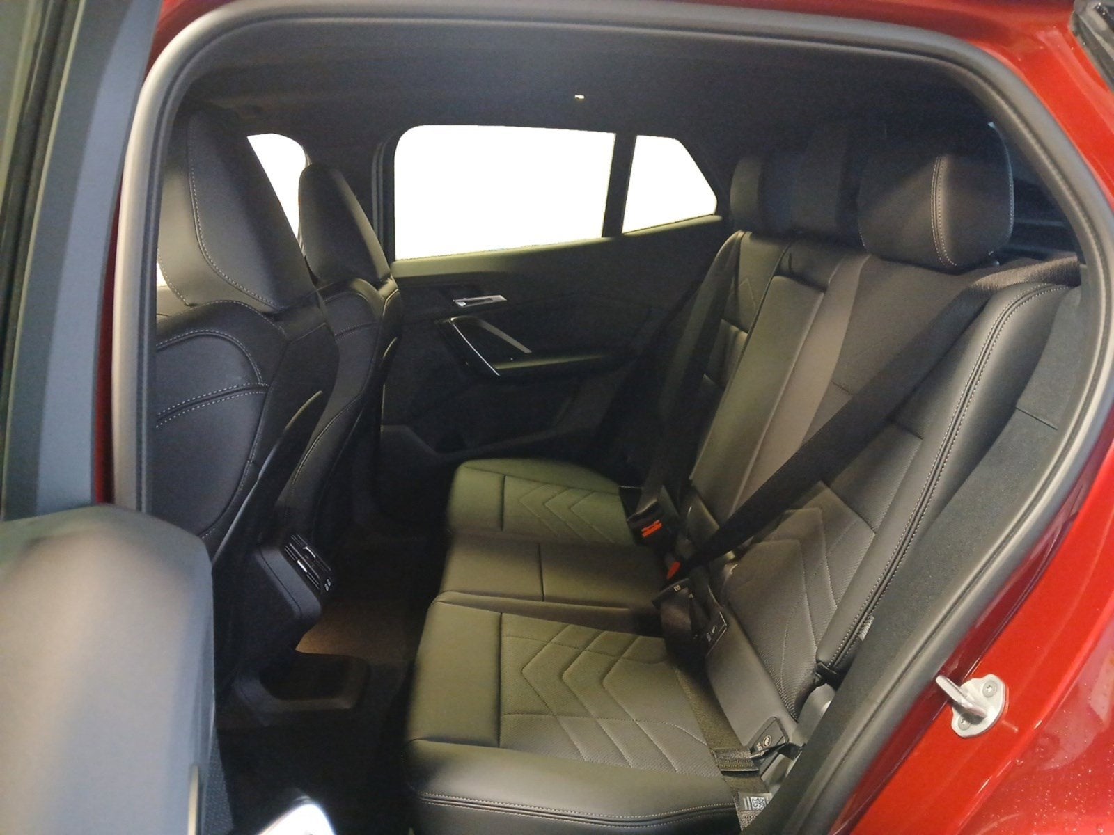 2025 BMW X2 xDrive28i W/ PANORAMIC ROOF & HEADS-UP DISPLAY