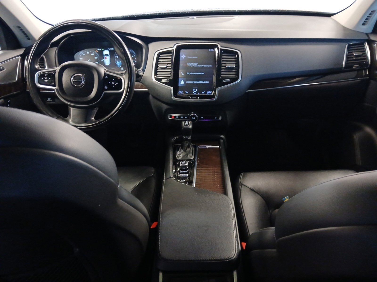2018 Volvo XC90 T5 Momentum 3RD ROW SEAT W/ 7 PASSENGER CAPACITY