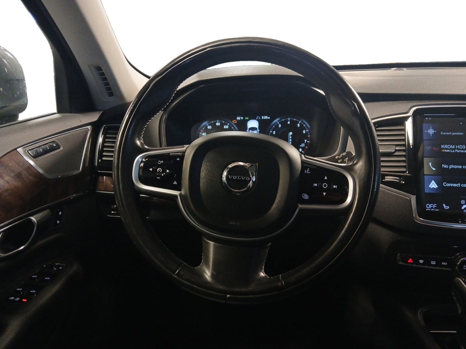 2018 Volvo XC90 T5 Momentum 3RD ROW SEAT W/ 7 PASSENGER CAPACITY