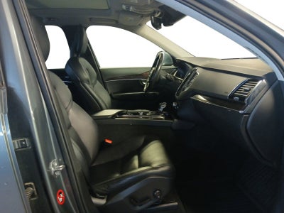 2018 Volvo XC90 T5 Momentum 3RD ROW SEAT W/ 7 PASSENGER CAPACITY