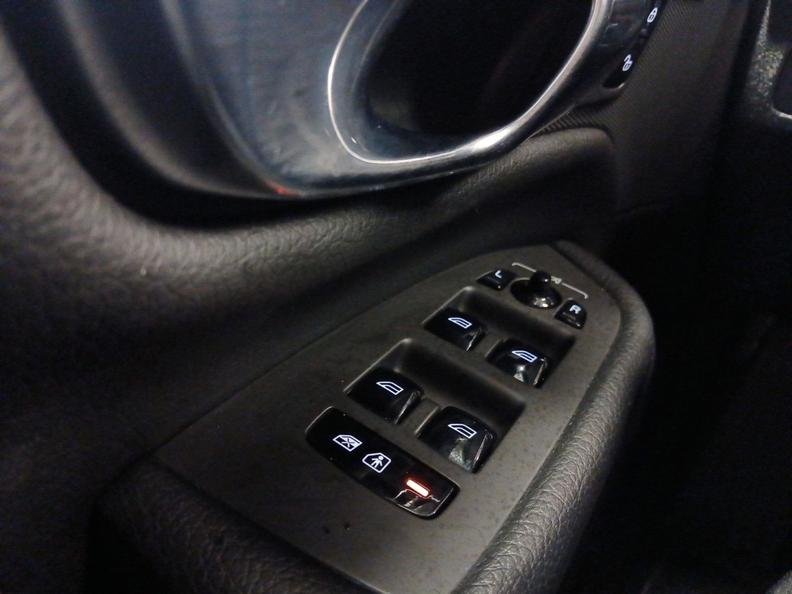 2018 Volvo XC90 T5 Momentum 3RD ROW SEAT W/ 7 PASSENGER CAPACITY