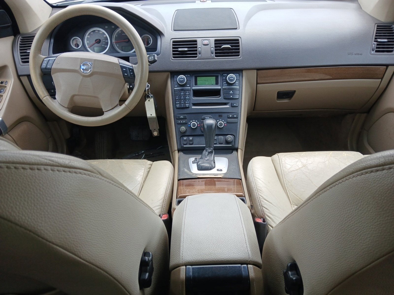 2011 Volvo XC90 3.2 W/ LEATHER & REAR PARK ASSIST