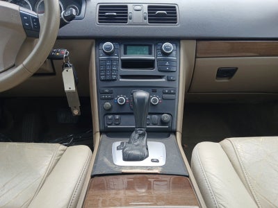 2011 Volvo XC90 3.2 W/ LEATHER & REAR PARK ASSIST