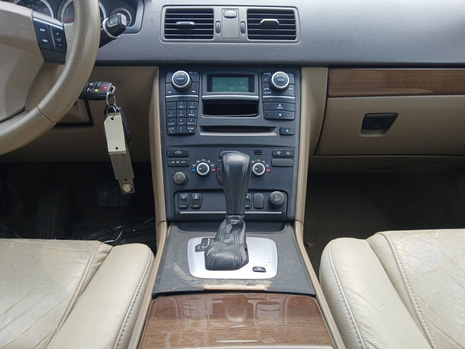 2011 Volvo XC90 3.2 W/ LEATHER & REAR PARK ASSIST