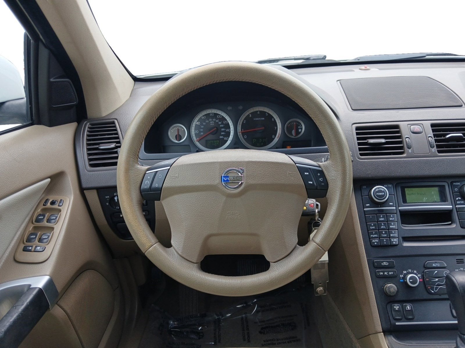 2011 Volvo XC90 3.2 W/ LEATHER & REAR PARK ASSIST