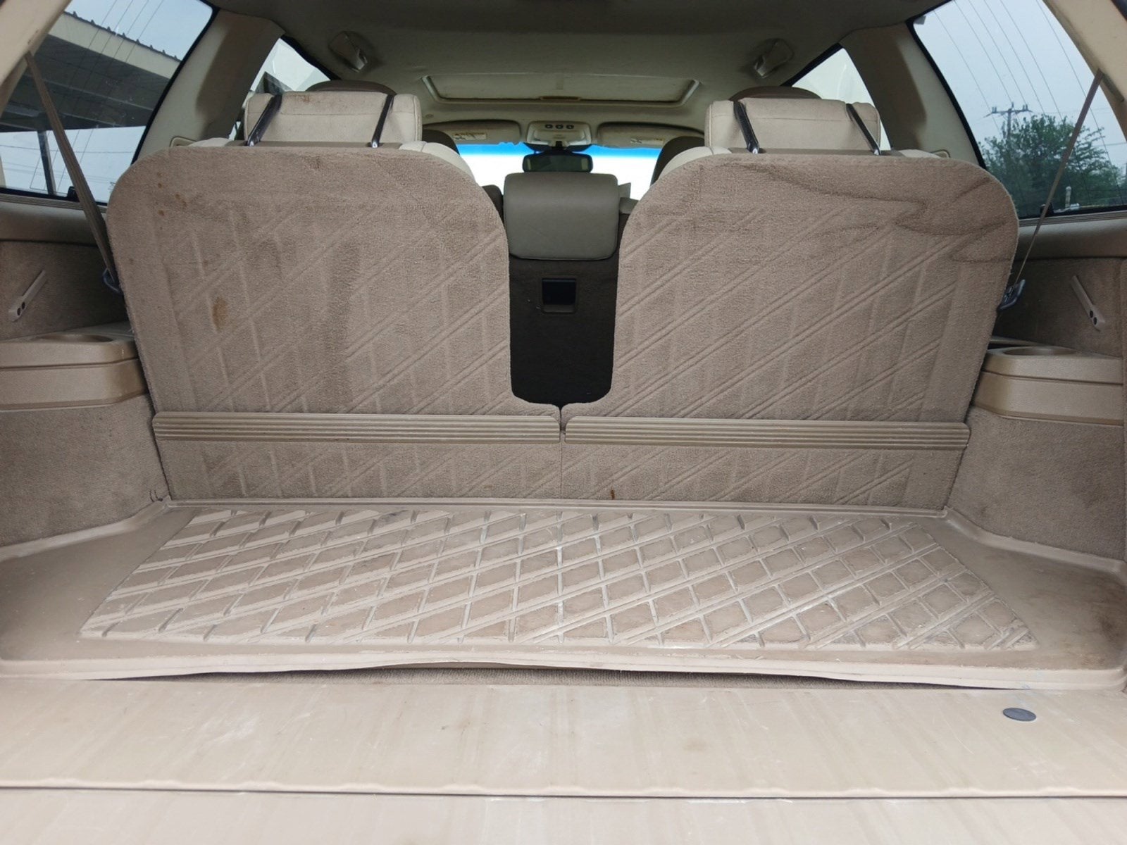 2011 Volvo XC90 3.2 W/ LEATHER & REAR PARK ASSIST