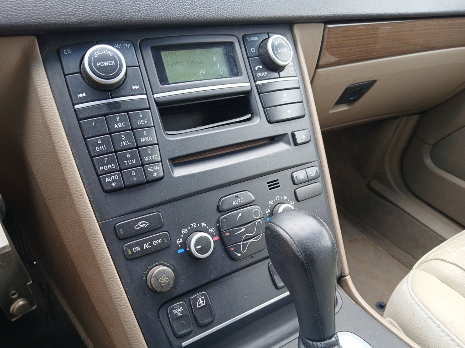 2011 Volvo XC90 3.2 W/ LEATHER & REAR PARK ASSIST