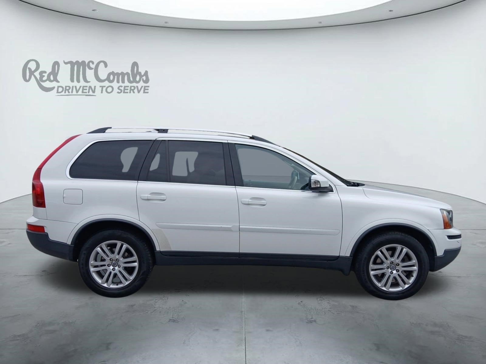 2011 Volvo XC90 3.2 W/ LEATHER & REAR PARK ASSIST