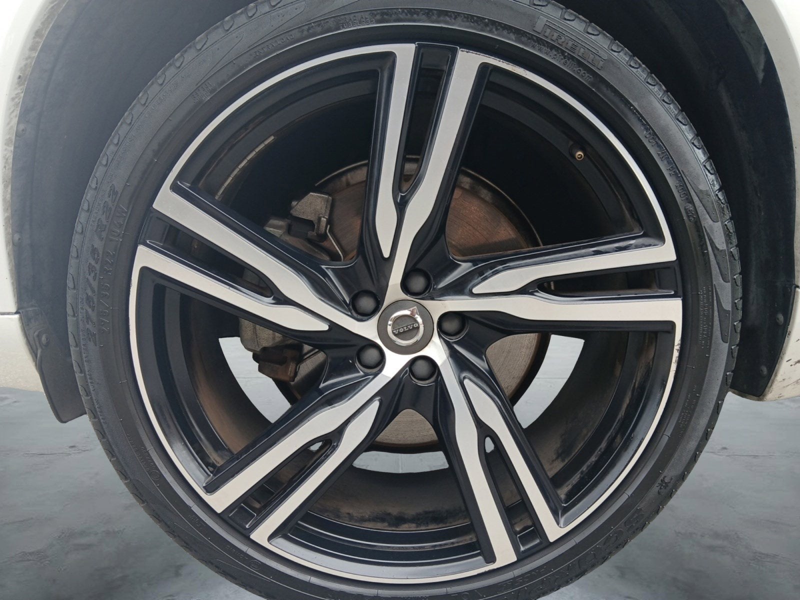 2019 Volvo XC90 T6 R-Design
