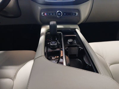 2024 Volvo XC90 B5 Plus