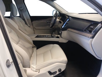 2024 Volvo XC90 B5 Plus