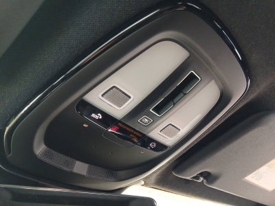 2024 Volvo XC40 B5 Core W/ POWER TAILGATE & PANORAMIC MOONROOF