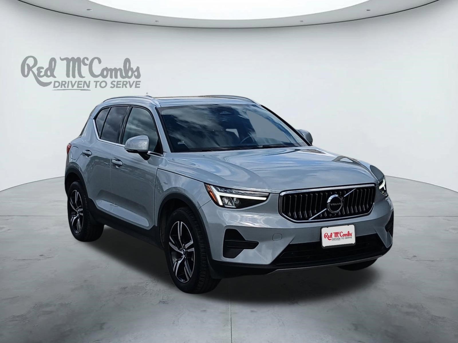 2024 Volvo XC40 B5 Core W/ POWER TAILGATE & PANORAMIC MOONROOF