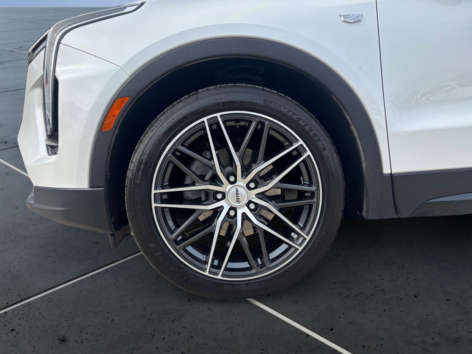 2024 Cadillac XT4 FWD Premium Luxury