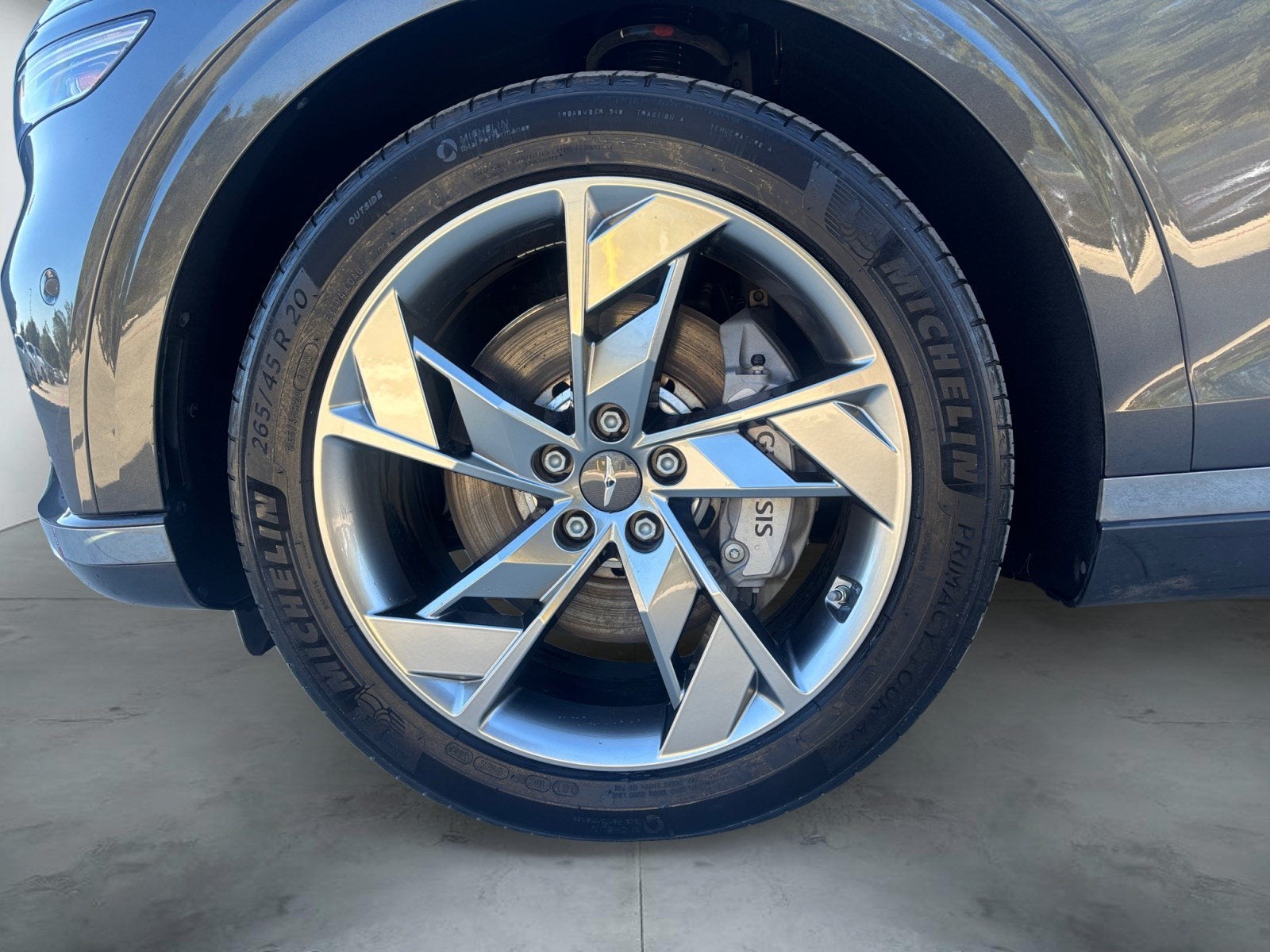 2025 Genesis Electrified GV70 Advanced
