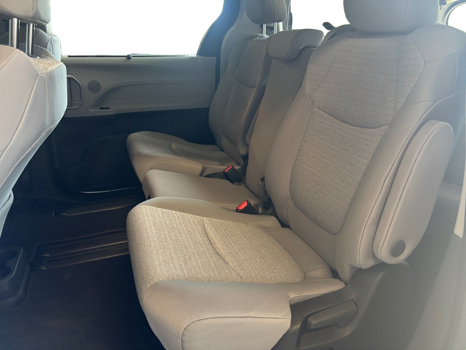 2023 Toyota Sienna LE 8 Passenger