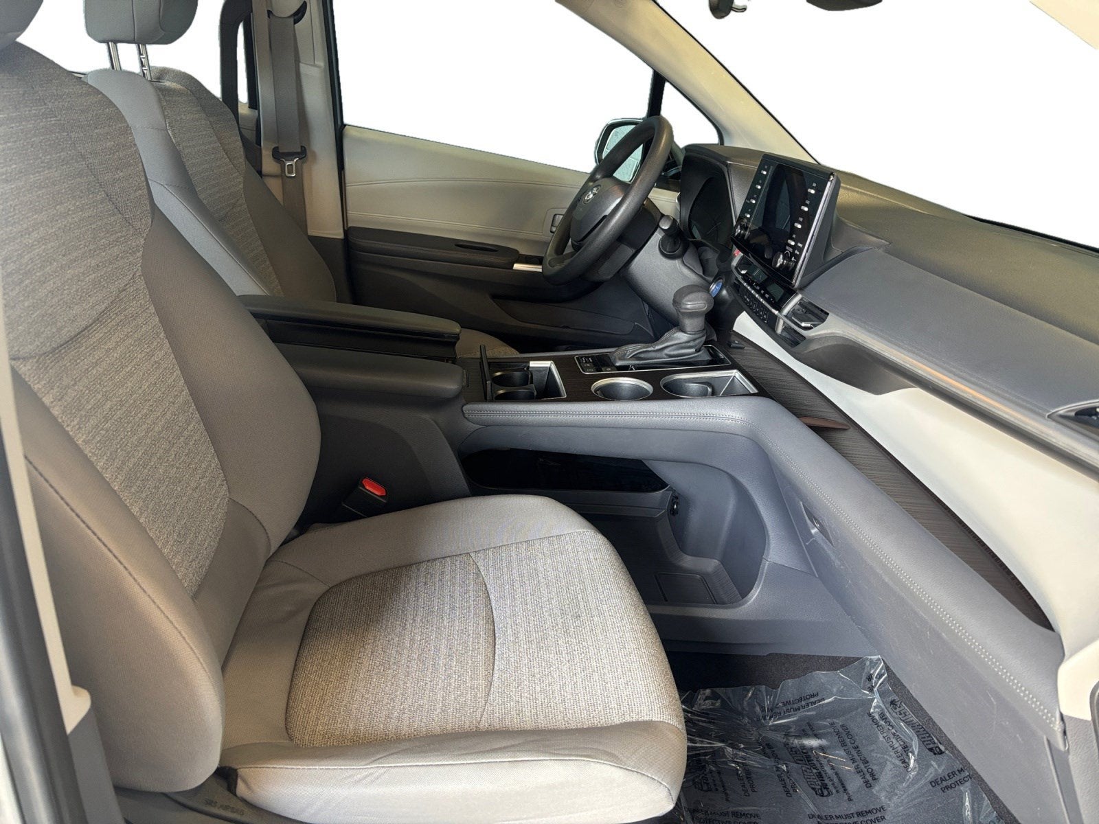 2023 Toyota Sienna LE 8 Passenger