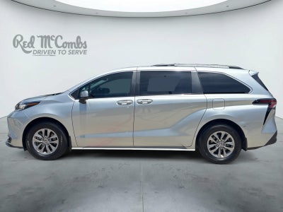2023 Toyota Sienna LE 8 Passenger