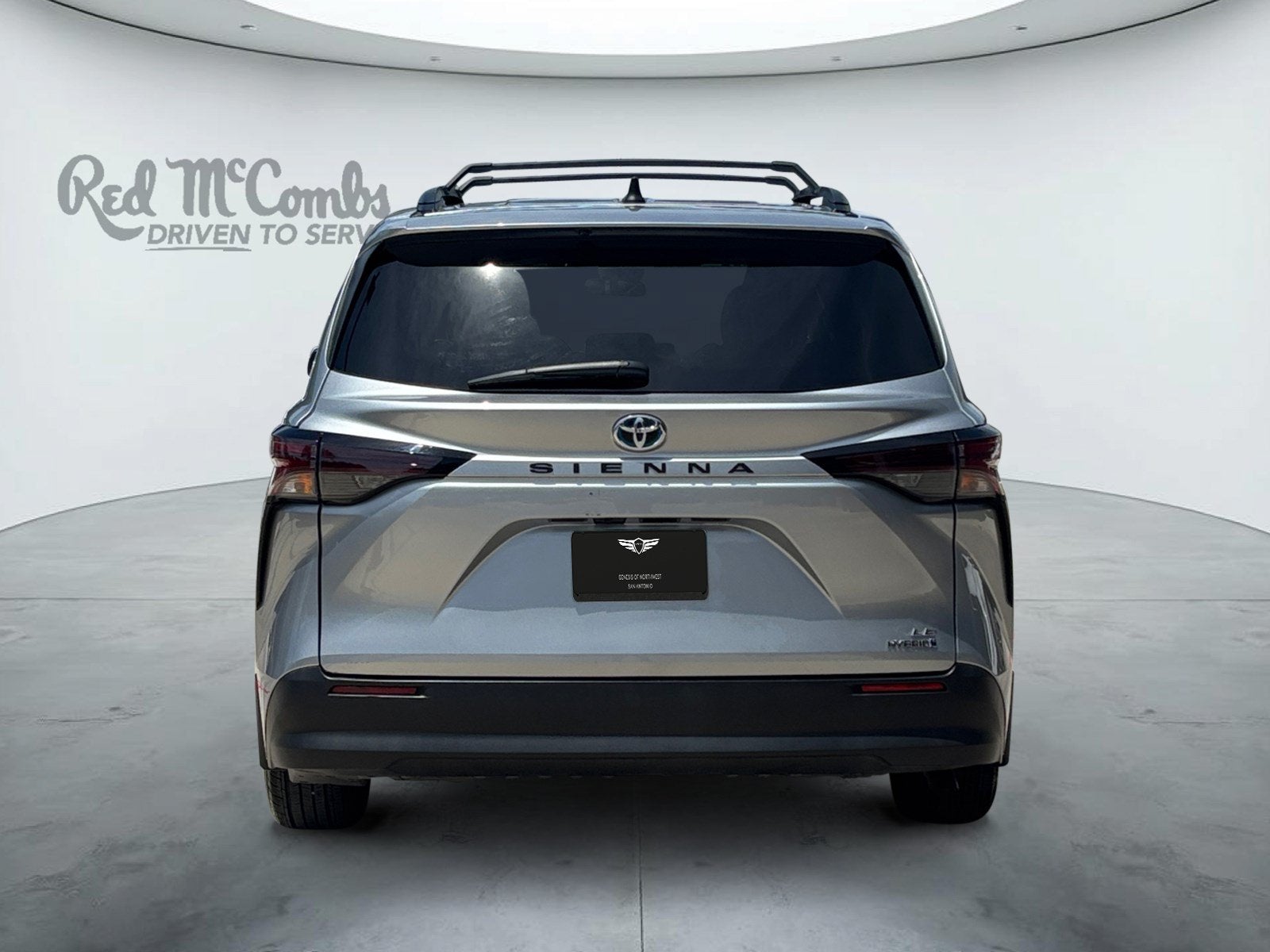 2023 Toyota Sienna LE 8 Passenger