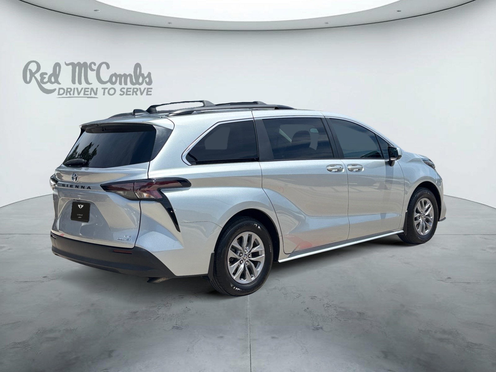 2023 Toyota Sienna LE 8 Passenger
