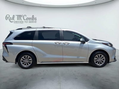 2023 Toyota Sienna LE 8 Passenger
