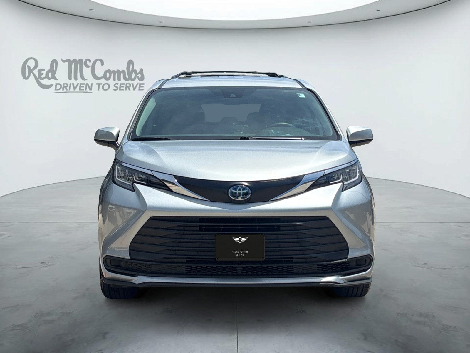 2023 Toyota Sienna LE 8 Passenger
