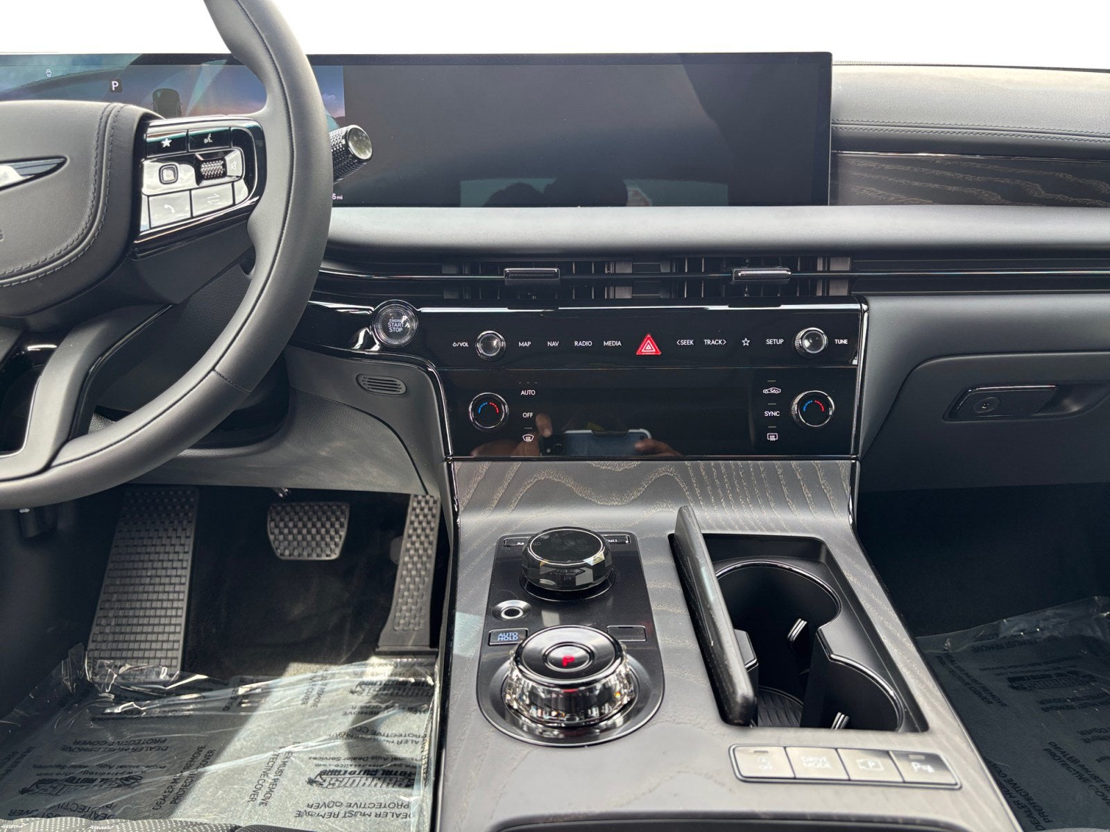 2027 Genesis G80 Base