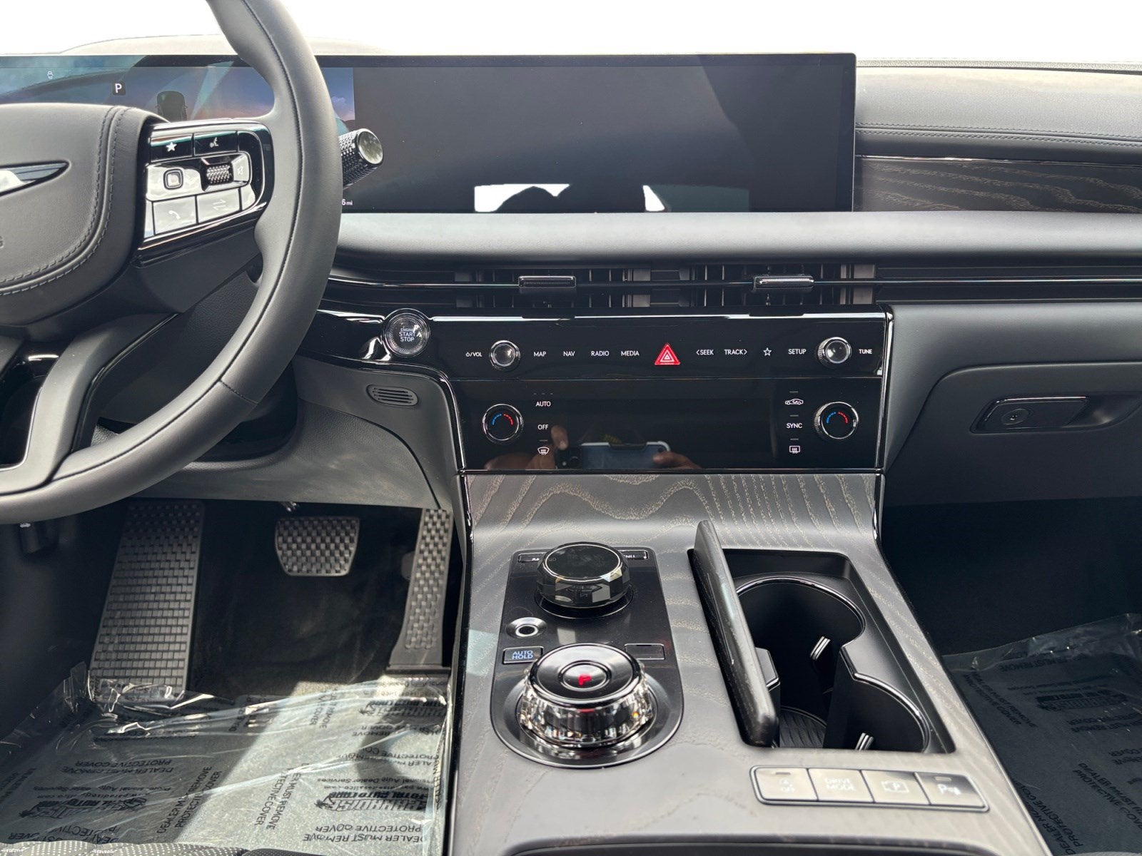 2027 Genesis G80 Base
