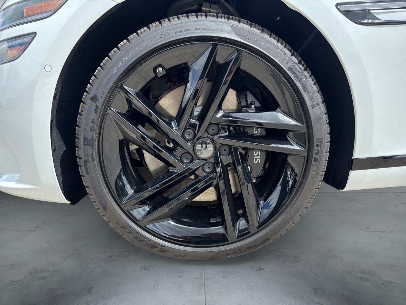 2027 Genesis G80 Base