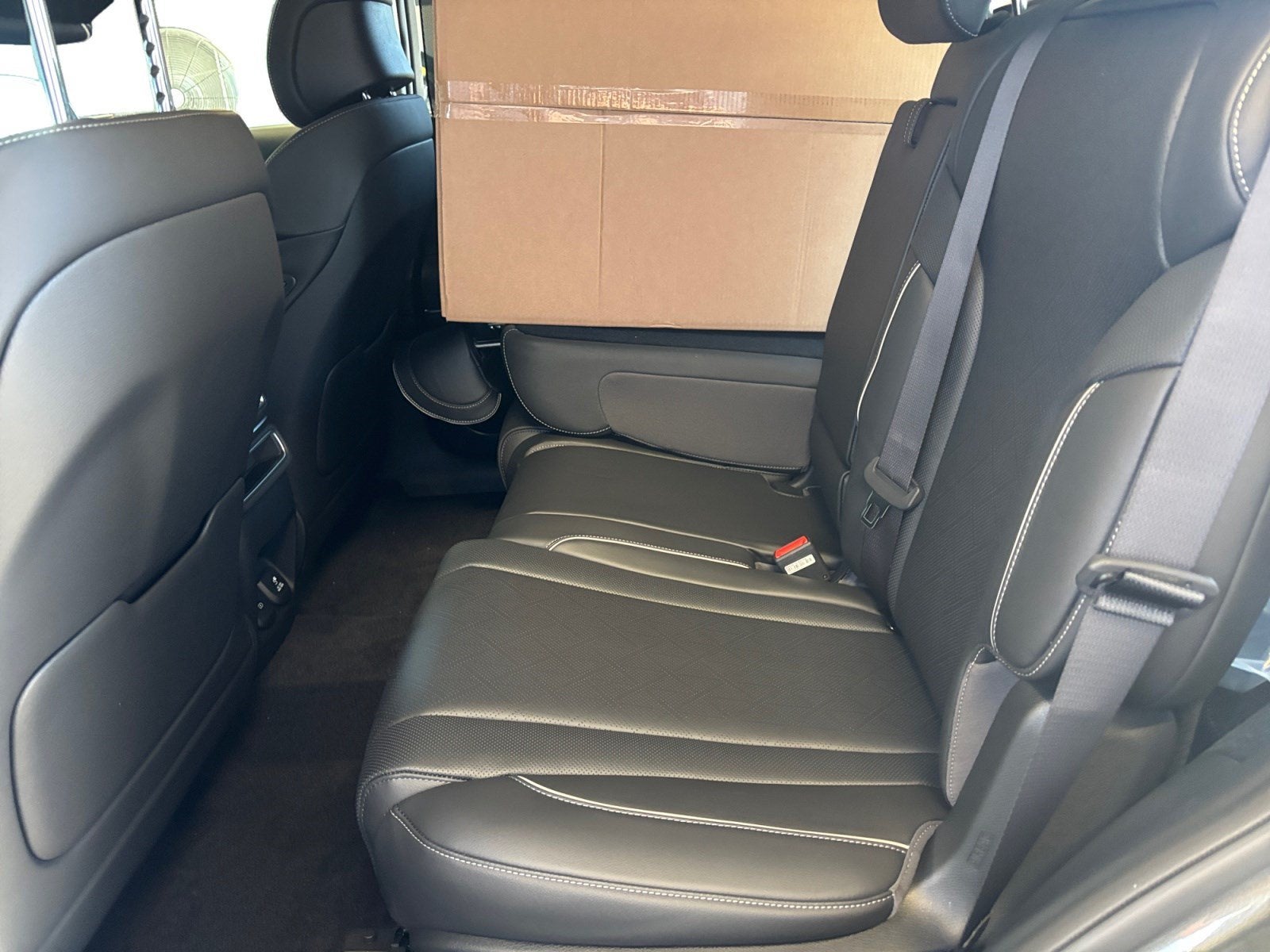 2027 Genesis GV80 Base