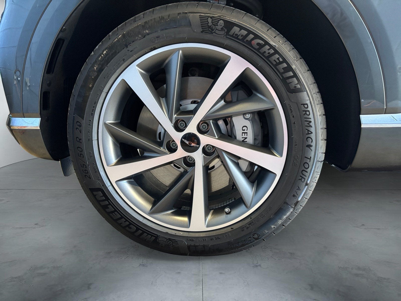 2027 Genesis GV80 Base