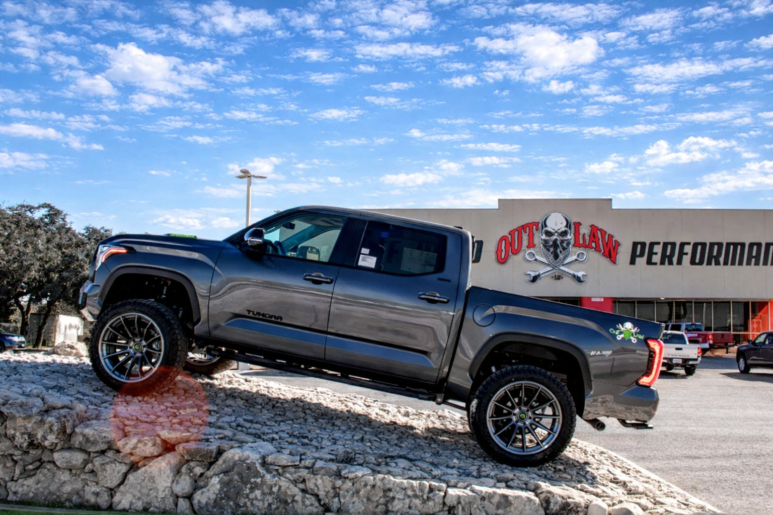 OUTLAW Off-Road + Performance